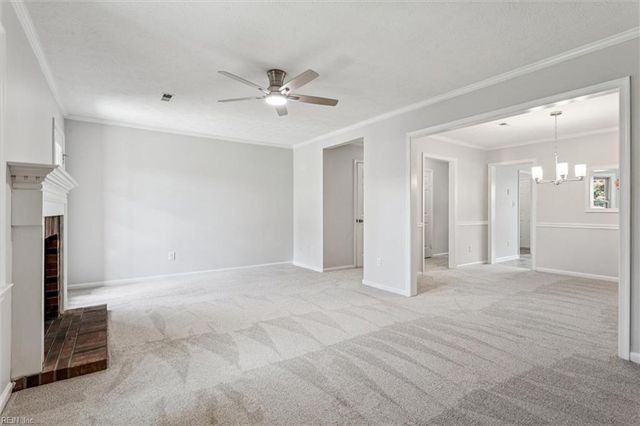 81 Dawn LN, Hampton, VA 23666
