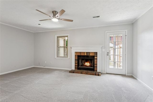 81 Dawn LN, Hampton, VA 23666