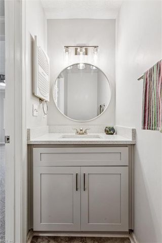 81 Dawn LN, Hampton, VA 23666