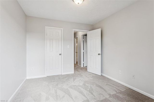 81 Dawn LN, Hampton, VA 23666