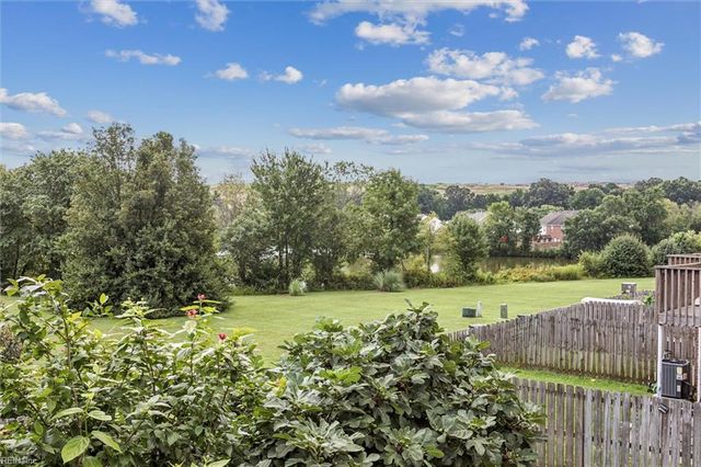 81 Dawn LN, Hampton, VA 23666