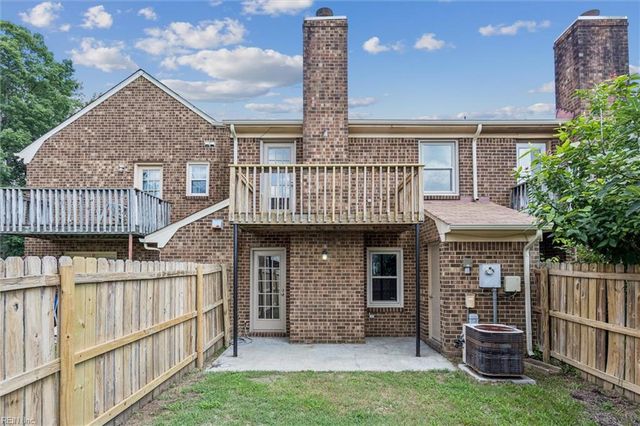 81 Dawn LN, Hampton, VA 23666