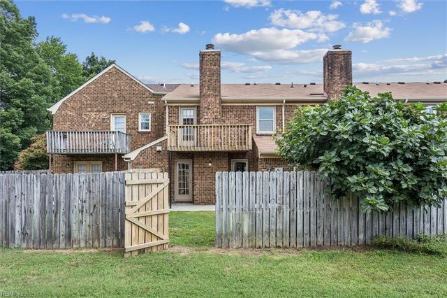81 Dawn LN, Hampton, VA 23666