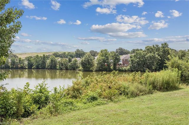 81 Dawn LN, Hampton, VA 23666