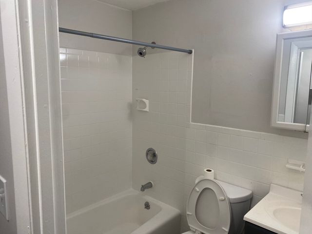 75 Vine 8A2, Saugus, MA 01906