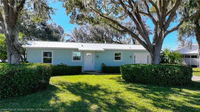 36 Twin Lakes Road, Lake Placid, FL 33852