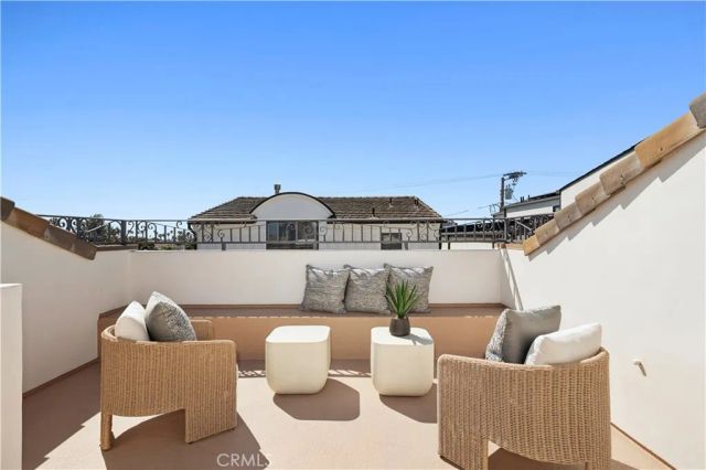 707 Larkspur Avenue, Corona Del Mar, CA 92625
