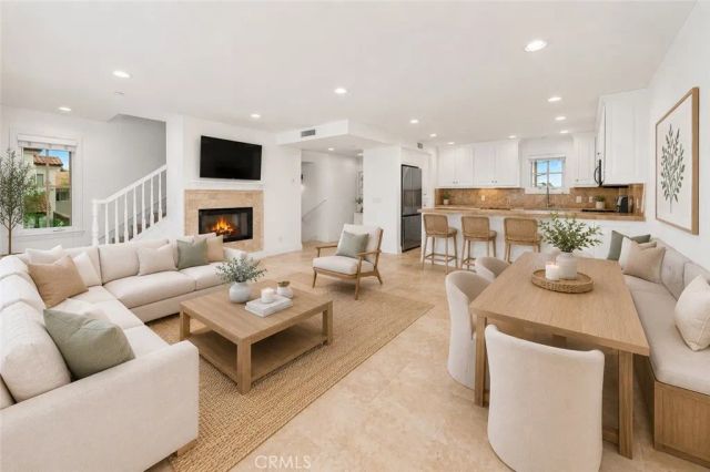 707 Larkspur Avenue, Corona Del Mar, CA 92625