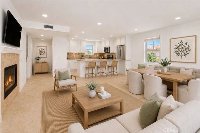 707 Larkspur Avenue, Corona Del Mar, CA 92625