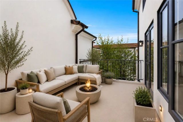 707 Larkspur Avenue, Corona Del Mar, CA 92625