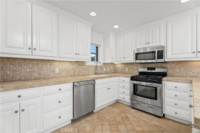 707 Larkspur Avenue, Corona Del Mar, CA 92625