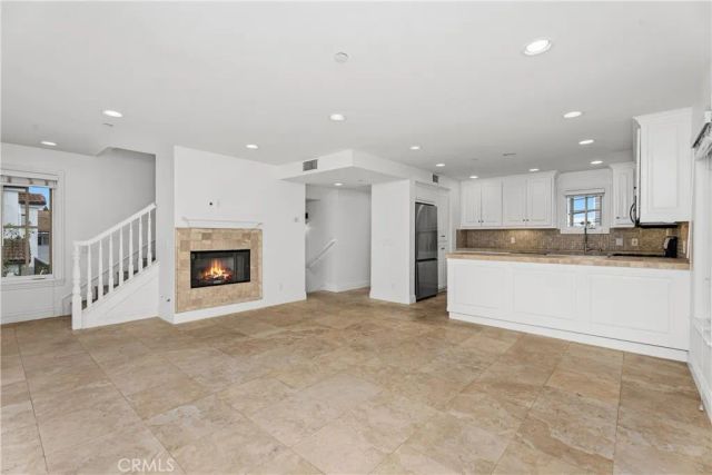 707 Larkspur Avenue, Corona Del Mar, CA 92625