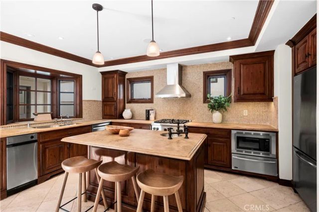 707 Larkspur Avenue, Corona Del Mar, CA 92625