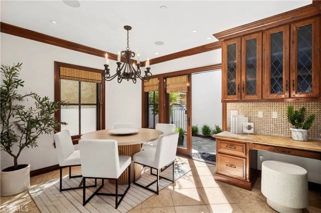 707 Larkspur Avenue, Corona Del Mar, CA 92625