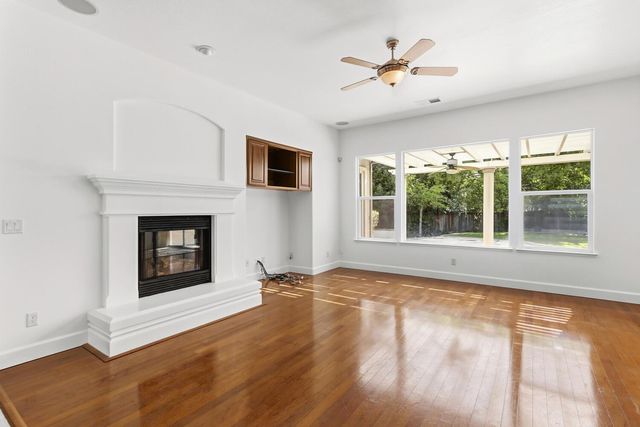 531 Hawkcrest Cir, Sacramento, CA 95835