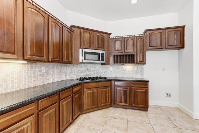 531 Hawkcrest Cir, Sacramento, CA 95835