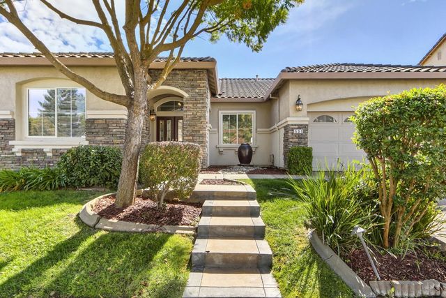 531 Hawkcrest Cir, Sacramento, CA 95835