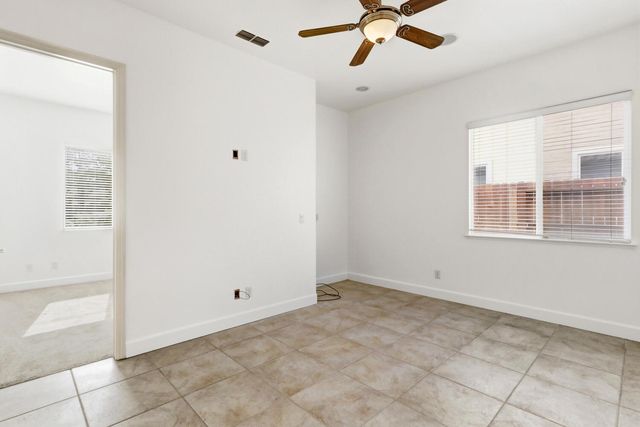 531 Hawkcrest Cir, Sacramento, CA 95835