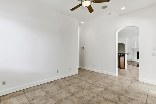 531 Hawkcrest Cir, Sacramento, CA 95835