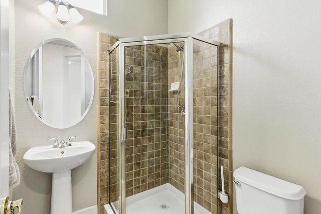 531 Hawkcrest Cir, Sacramento, CA 95835