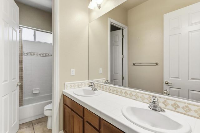 531 Hawkcrest Cir, Sacramento, CA 95835