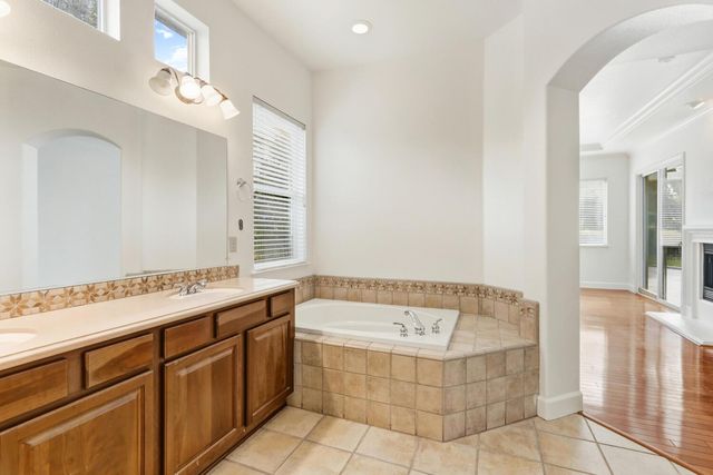 531 Hawkcrest Cir, Sacramento, CA 95835