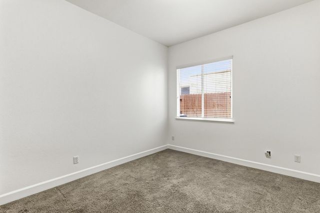 531 Hawkcrest Cir, Sacramento, CA 95835