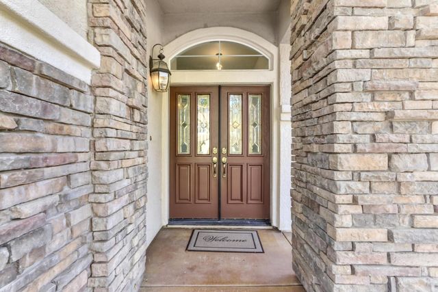 531 Hawkcrest Cir, Sacramento, CA 95835