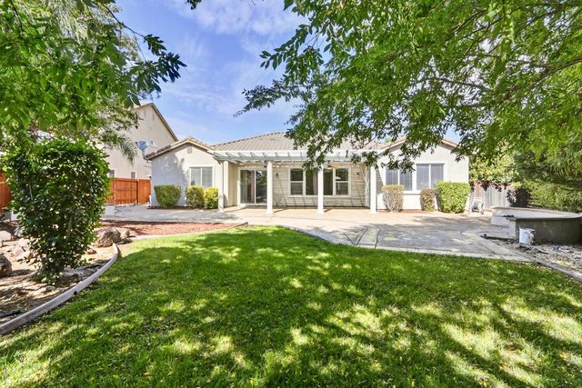 531 Hawkcrest Cir, Sacramento, CA 95835