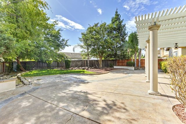 531 Hawkcrest Cir, Sacramento, CA 95835