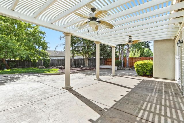 531 Hawkcrest Cir, Sacramento, CA 95835