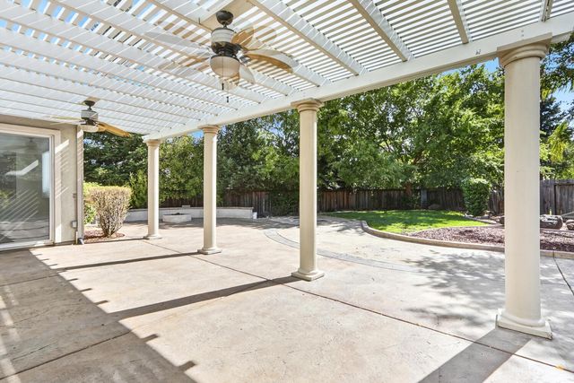 531 Hawkcrest Cir, Sacramento, CA 95835