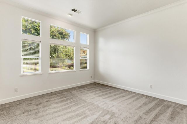 531 Hawkcrest Cir, Sacramento, CA 95835