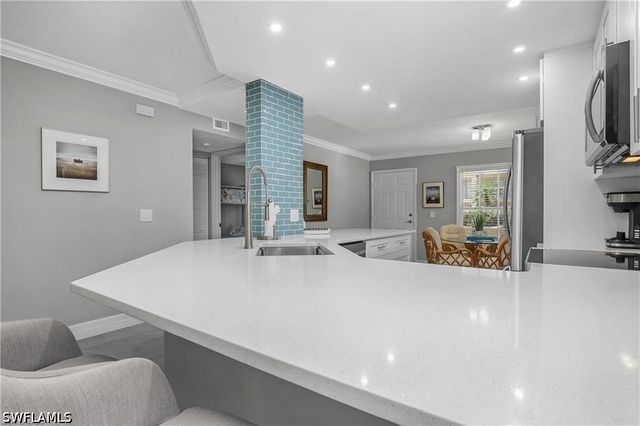 773 Wiggins Lake DR 2, Naples, FL 34110