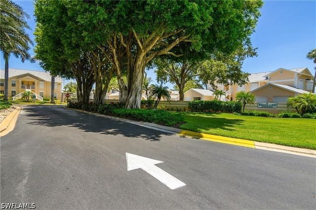 773 Wiggins Lake DR 2, Naples, FL 34110