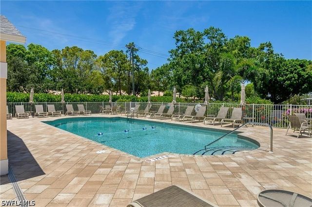 773 Wiggins Lake DR 2, Naples, FL 34110