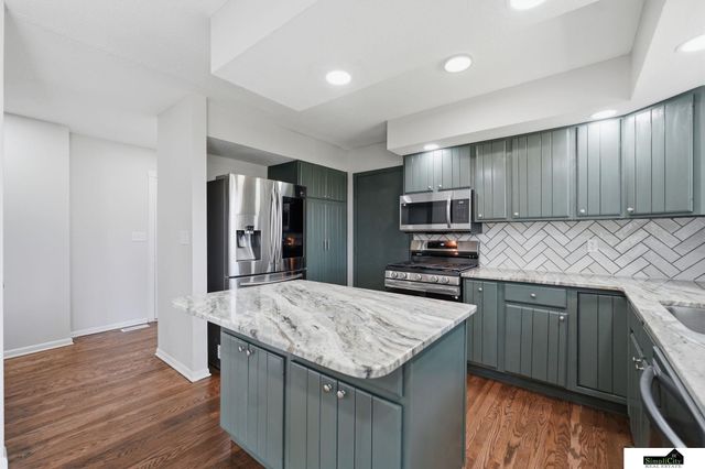 2500 Surrey Court, Lincoln, NE 68512