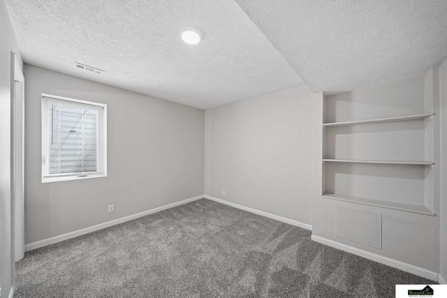 2500 Surrey Court, Lincoln, NE 68512