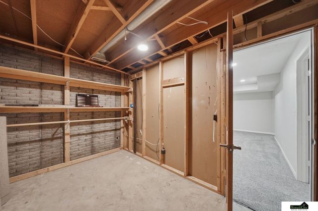 2500 Surrey Court, Lincoln, NE 68512