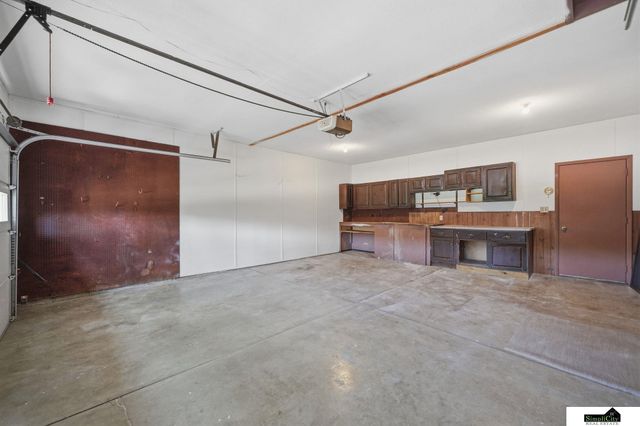 2500 Surrey Court, Lincoln, NE 68512