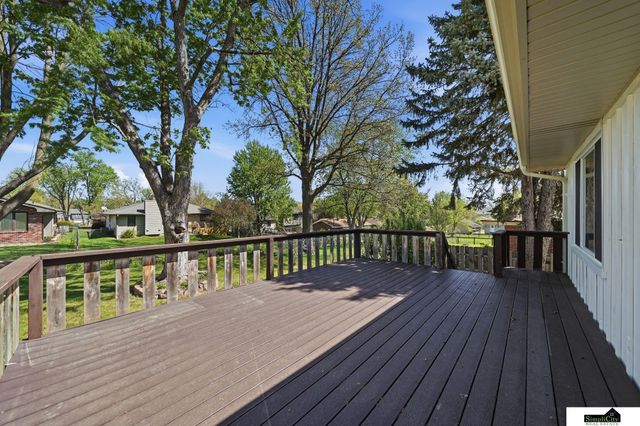 2500 Surrey Court, Lincoln, NE 68512