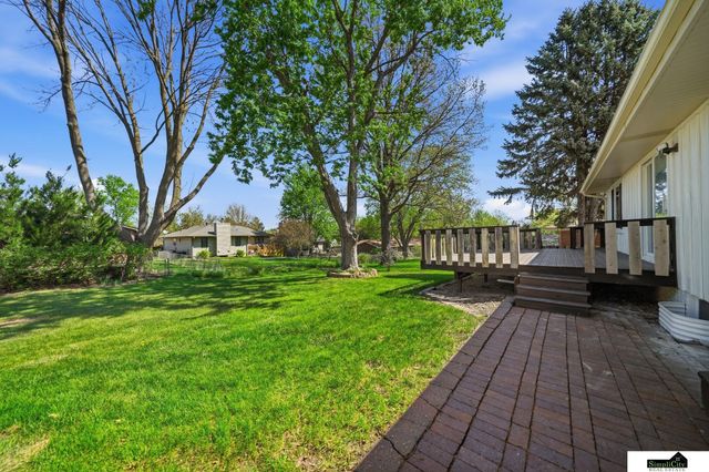 2500 Surrey Court, Lincoln, NE 68512