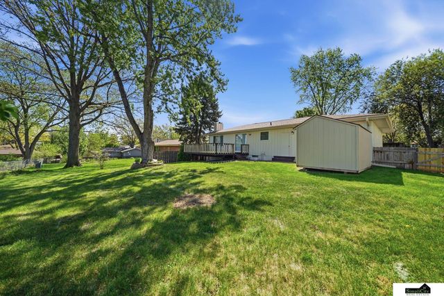 2500 Surrey Court, Lincoln, NE 68512