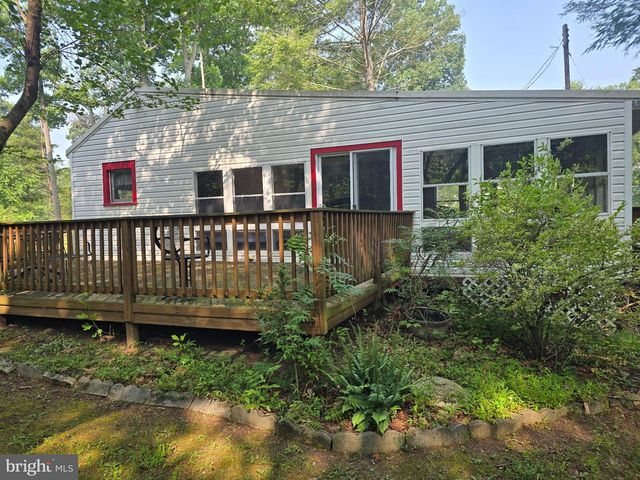 474 TEMPLE DR, Falling Waters, WV 25419