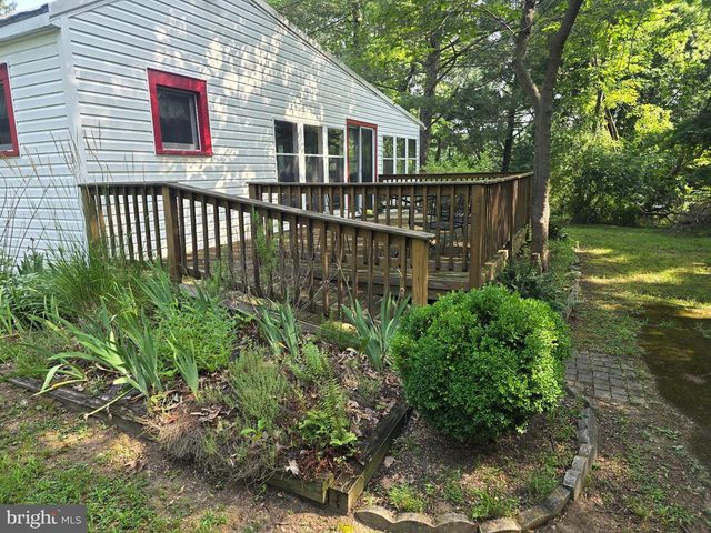 474 TEMPLE DR, Falling Waters, WV 25419