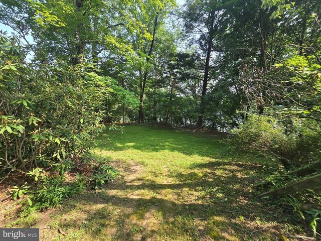 474 TEMPLE DR, Falling Waters, WV 25419