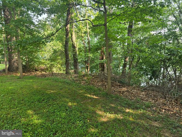 474 TEMPLE DR, Falling Waters, WV 25419