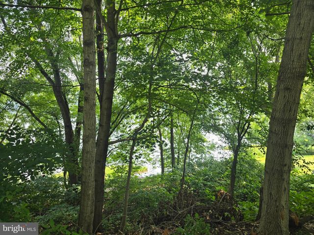 474 TEMPLE DR, Falling Waters, WV 25419