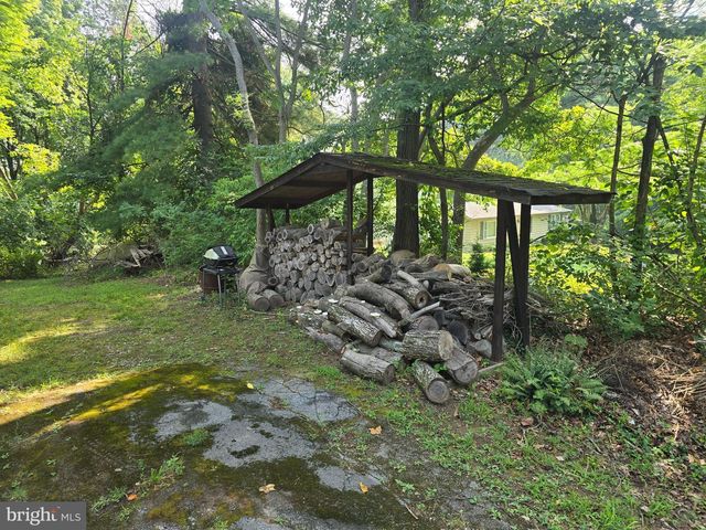 474 TEMPLE DR, Falling Waters, WV 25419