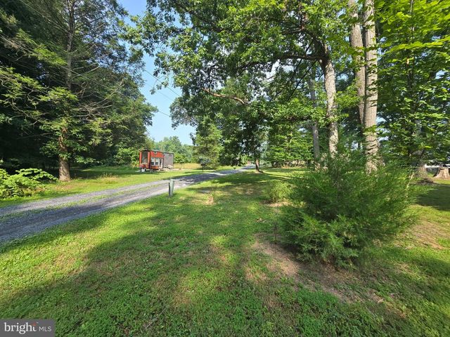 474 TEMPLE DR, Falling Waters, WV 25419